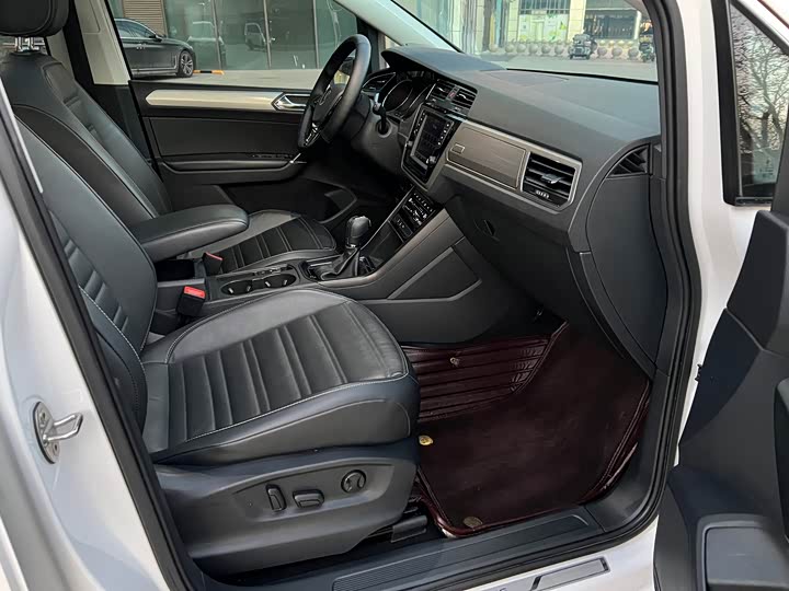 Volkswagen Touran L 2021 2021款 途安L 280TSI DSG拓界版 7座