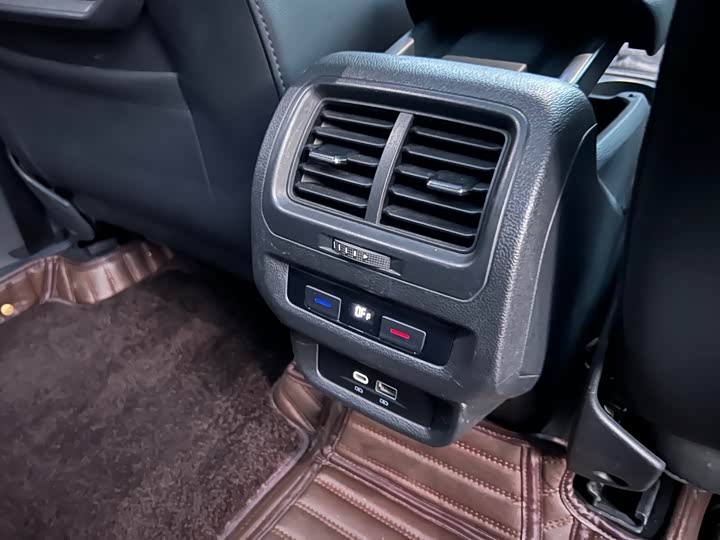 Volkswagen Touran L 2021 2021款 途安L 280TSI DSG拓界版 7座