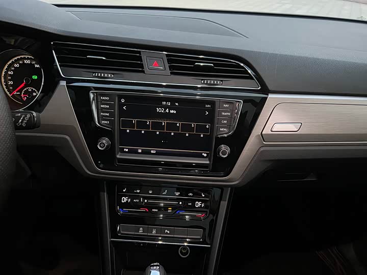 Volkswagen Touran L 2021 2021款 途安L 280TSI DSG拓界版 7座