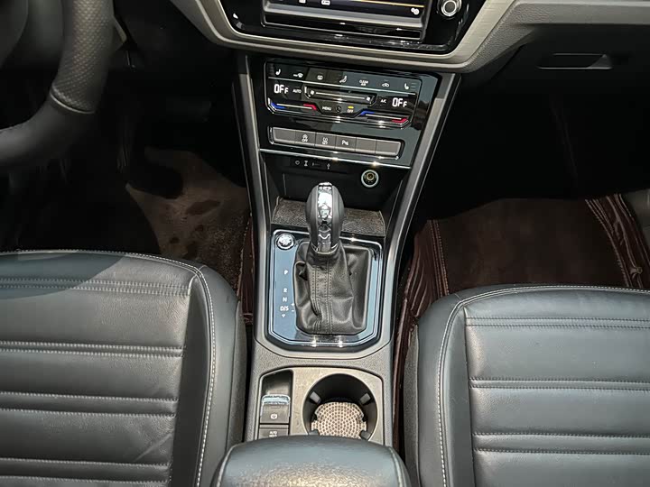 Volkswagen Touran L 2021 2021款 途安L 280TSI DSG拓界版 7座