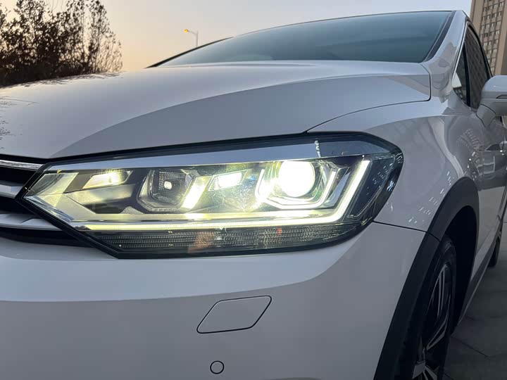 Volkswagen Touran L 2021 2021款 途安L 280TSI DSG拓界版 7座