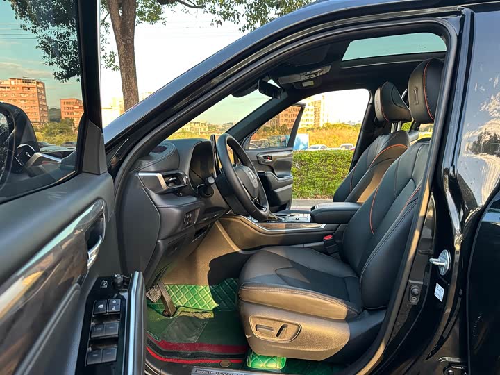 Toyota Crown Kluger 2024 2024款 2.5L HEV四驱尊贵版