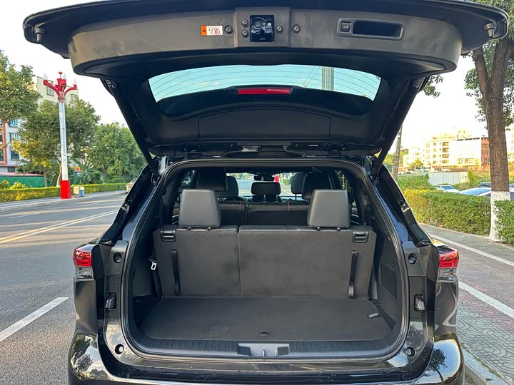 Toyota Crown Kluger 2024 2024款 2.5L HEV四驱尊贵版