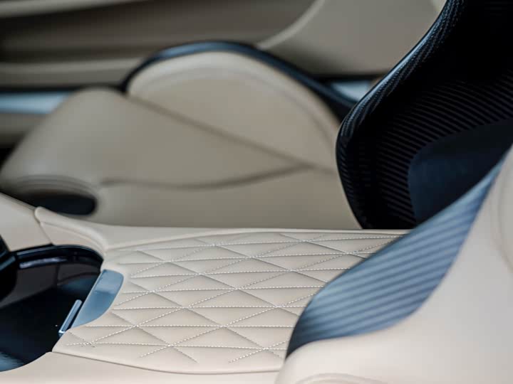 Aston Martin DB12 2023 2023款 4.0T V8 Coupe