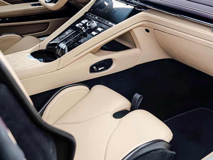 Aston Martin DB12 2023 2023款 4.0T V8 Coupe