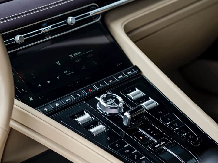 Aston Martin DB12 2023 2023款 4.0T V8 Coupe