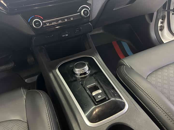 Changan Eado EV 2022 2022款 EV460 智行网约版 磷酸铁锂