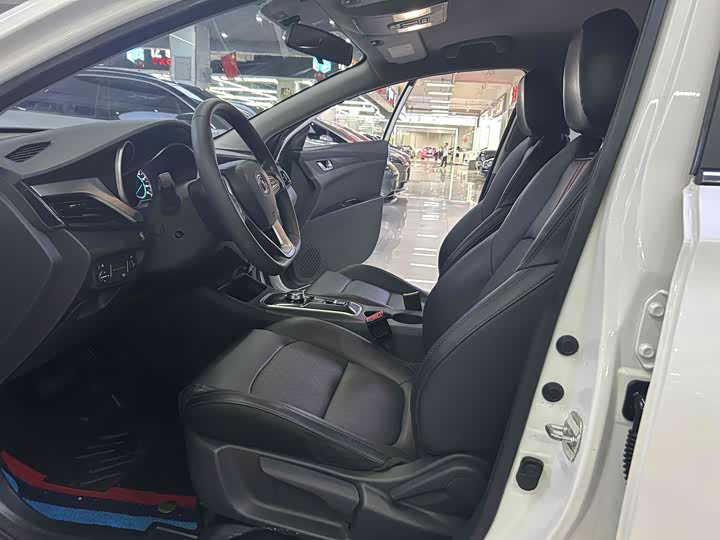 Changan Eado EV 2022 2022款 EV460 智行网约版 磷酸铁锂