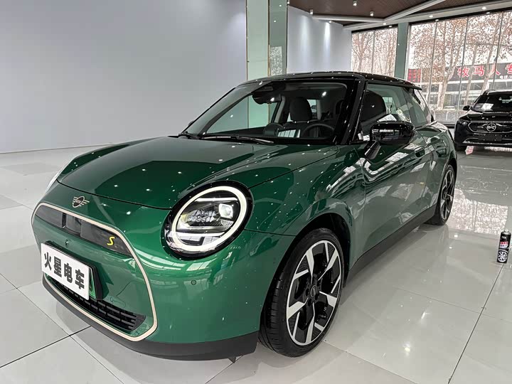 Mini Cooper 2024 2024款 452km COOPER SE 艺术家