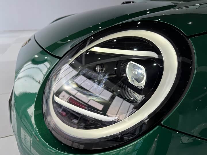 Mini Cooper 2024 2024款 452km COOPER SE 艺术家