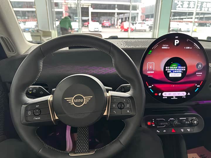 Mini Cooper 2024 2024款 452km COOPER SE 艺术家