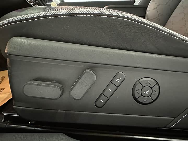 Mini Cooper 2024 2024款 452km COOPER SE 艺术家