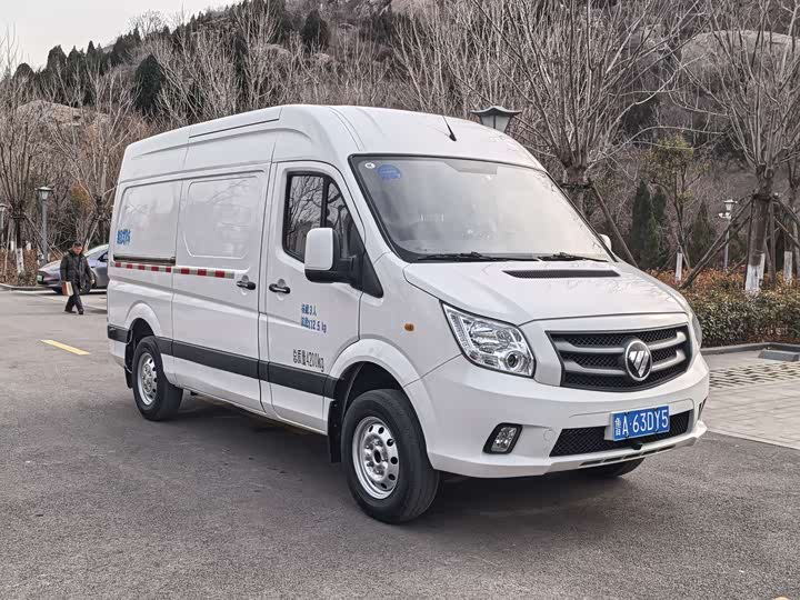 Foton Tuyano 2024 2024款 吉象厢货 2.0T手动 长轴中顶 后单胎3座