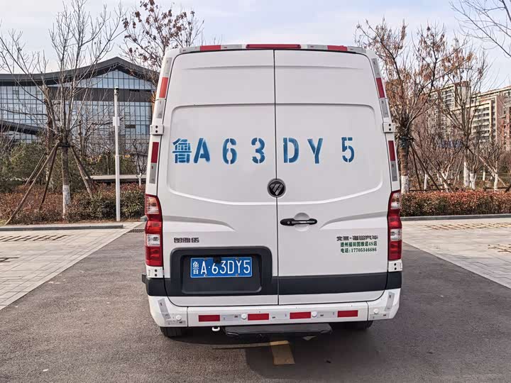 Foton Tuyano 2024 2024款 吉象厢货 2.0T手动 长轴中顶 后单胎3座