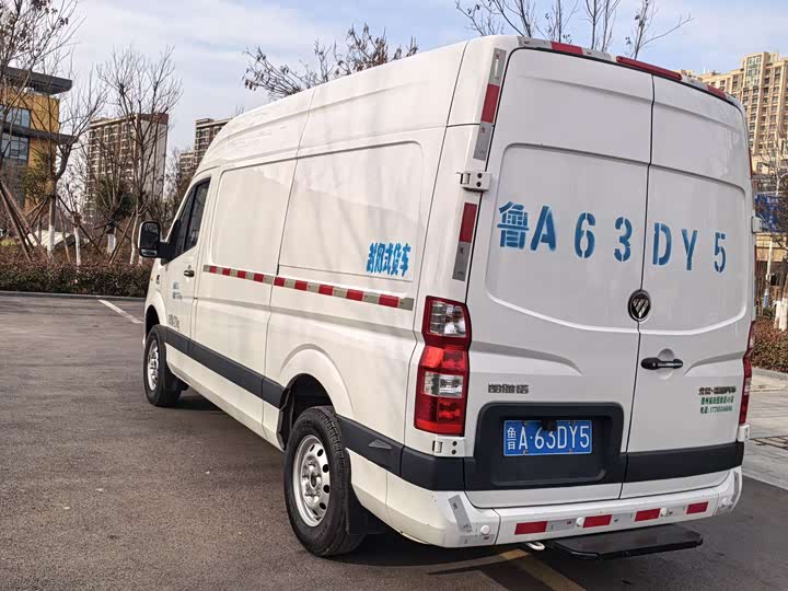 Foton Tuyano 2024 2024款 吉象厢货 2.0T手动 长轴中顶 后单胎3座