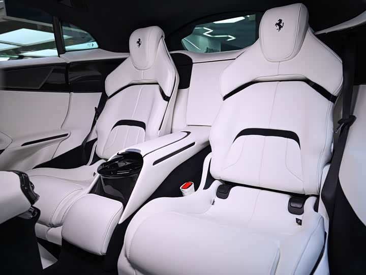 Ferrari Purosangue 2023 2023款 6.5L V12