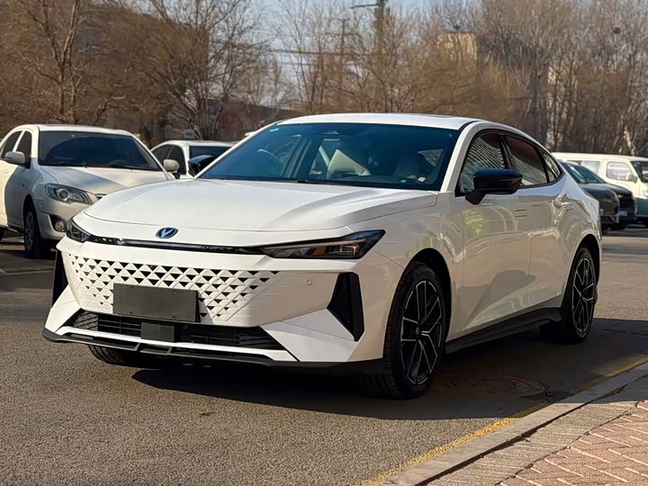 Changan UNI-V Hybrid 2024 2024款 蓝鲸智电iDD 136km 智酷型