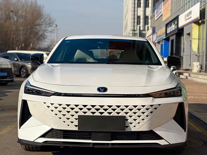 Changan UNI-V Hybrid 2024 2024款 蓝鲸智电iDD 136km 智酷型