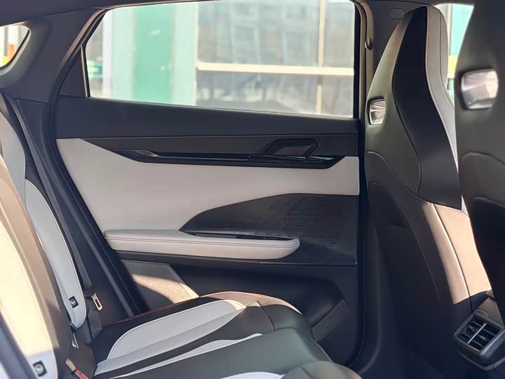 Changan UNI-V Hybrid 2024 2024款 蓝鲸智电iDD 136km 智酷型