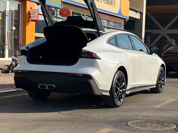 Changan UNI-V Hybrid 2024 2024款 蓝鲸智电iDD 136km 智酷型