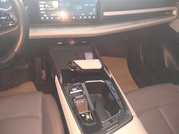 Changan UNI-T 2023 2023款 第二代 1.5T 尊贵型