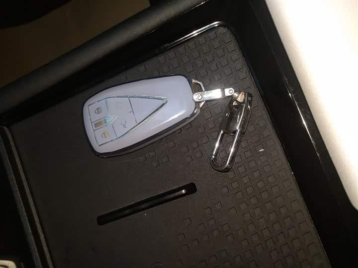 Changan UNI-T 2023 2023款 第二代 1.5T 尊贵型