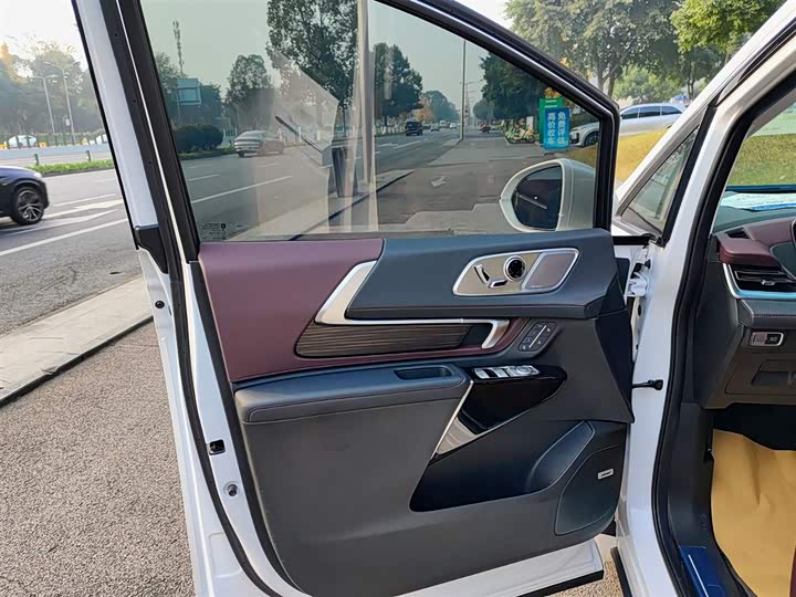 Buick GL8 Century 2025 2025款 2.0T 七座蕴世版