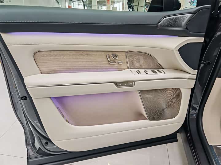 Nio ES8 2026 2026款 六座行政签名版