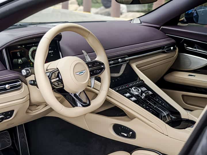 Aston Martin DB12 2023 2023款 4.0T V8 Coupe