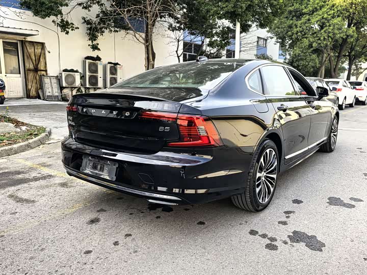 Volvo S90 2025 2025款 B5 智逸豪华版