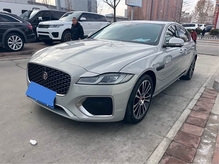 Jaguar XF L 2024 2024款 2.0T P250 两驱尊享豪华版