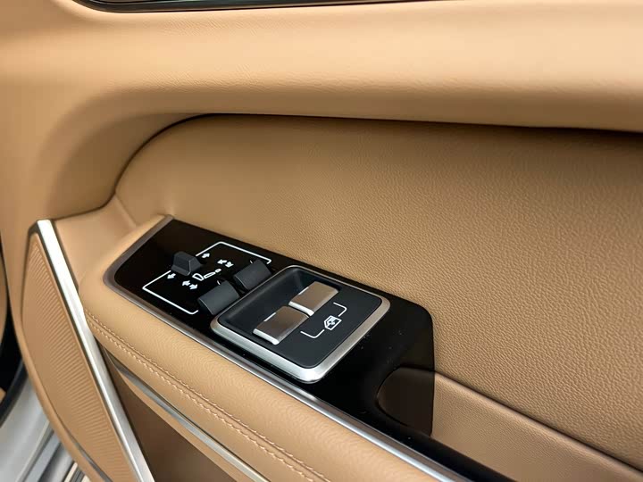 Jaguar XF L 2024 2024款 2.0T P250 两驱尊享豪华版