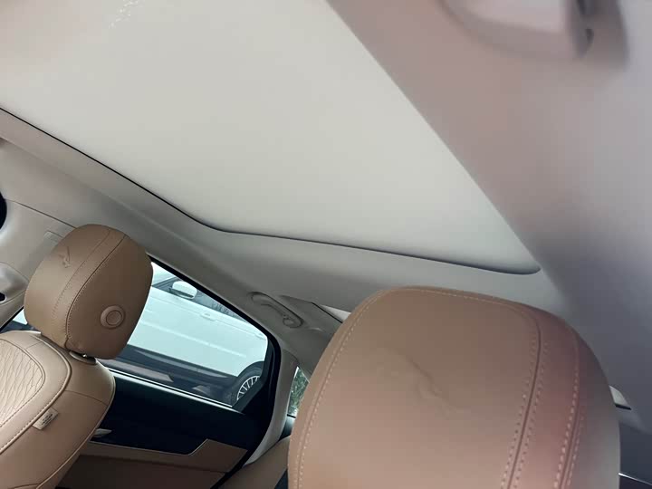 Jaguar XF L 2024 2024款 2.0T P250 两驱尊享豪华版