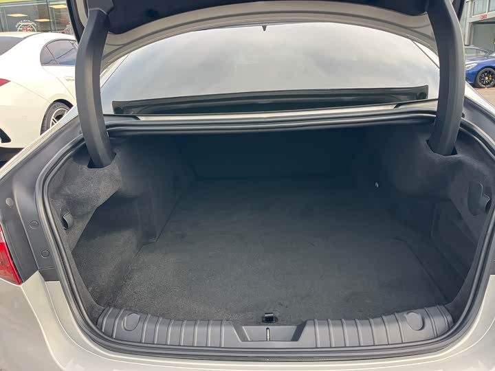 Jaguar XF L 2024 2024款 2.0T P250 两驱尊享豪华版