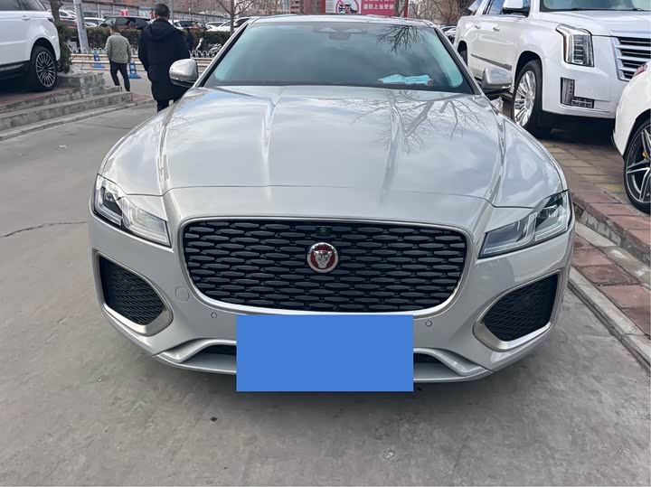 Jaguar XF L 2024 2024款 2.0T P250 两驱尊享豪华版