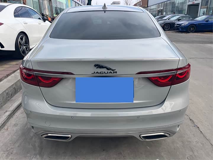 Jaguar XF L 2024 2024款 2.0T P250 两驱尊享豪华版