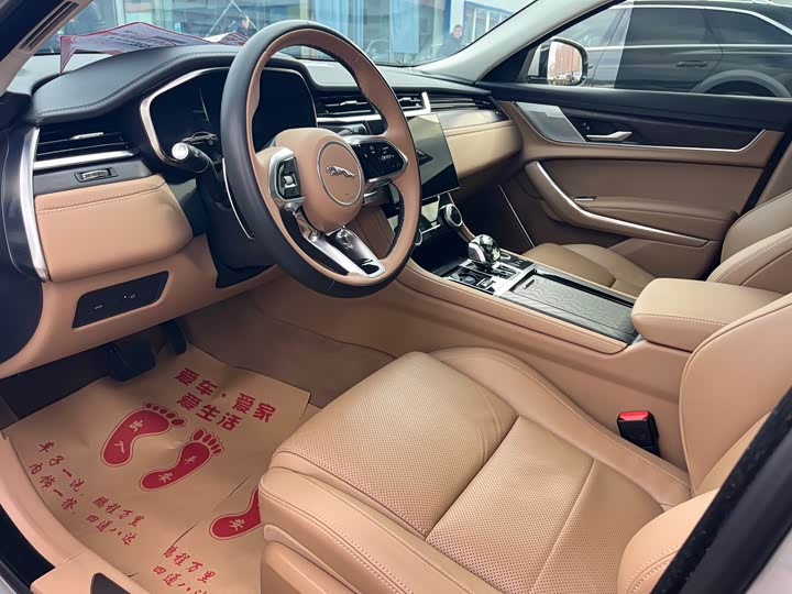 Jaguar XF L 2024 2024款 2.0T P250 两驱尊享豪华版