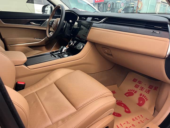 Jaguar XF L 2024 2024款 2.0T P250 两驱尊享豪华版