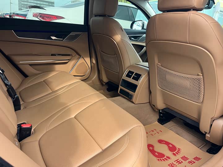 Jaguar XF L 2024 2024款 2.0T P250 两驱尊享豪华版