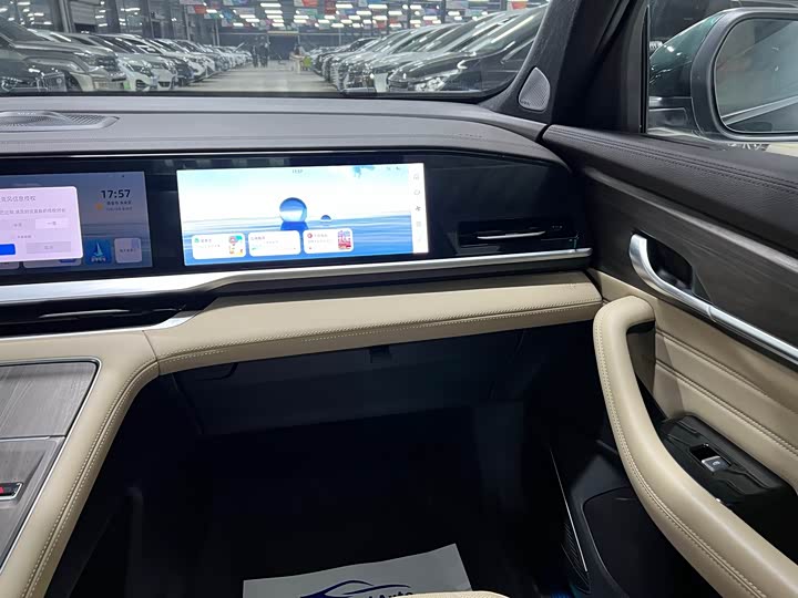 Geely Monjaro 2025 2025款 东方曜 2.0TD 自动四驱望月版