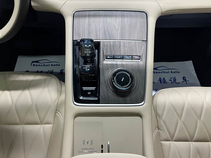 Geely Monjaro 2025 2025款 东方曜 2.0TD 自动四驱望月版