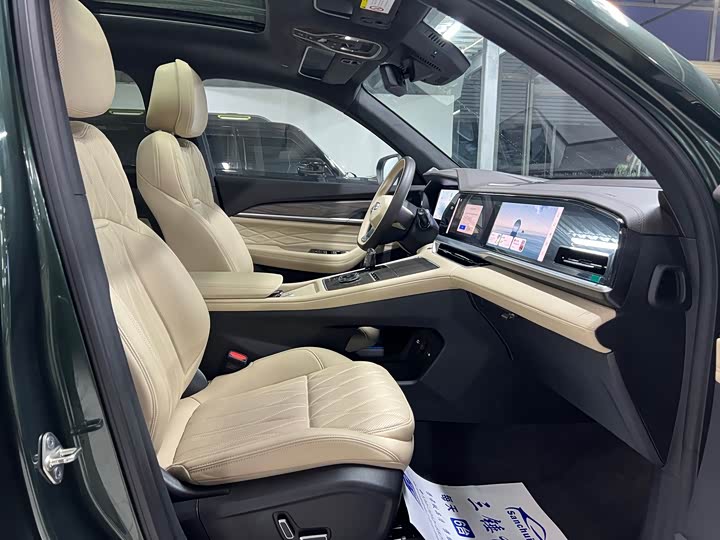 Geely Monjaro 2025 2025款 东方曜 2.0TD 自动四驱望月版