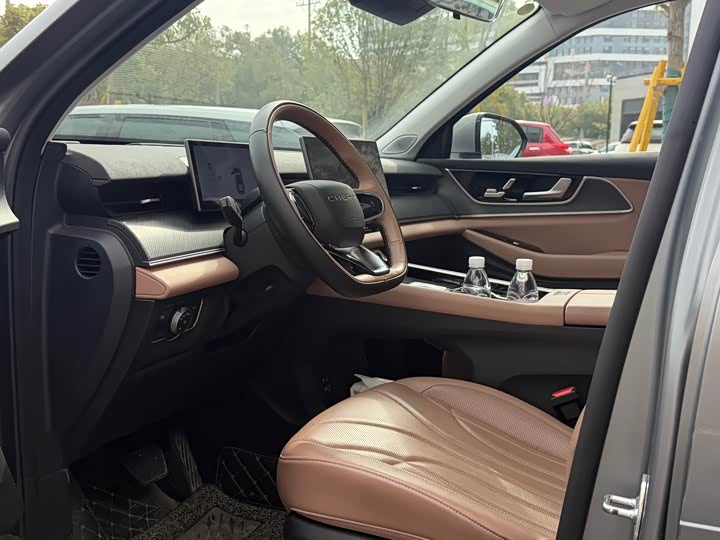 Chery Tiggo 8L 2024 2024款 2.0T 两驱尊贵版 5座