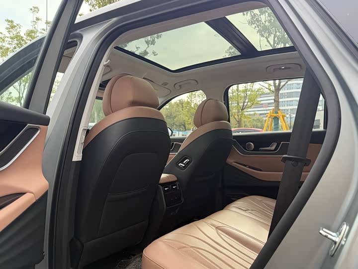 Chery Tiggo 8L 2024 2024款 2.0T 两驱尊贵版 5座