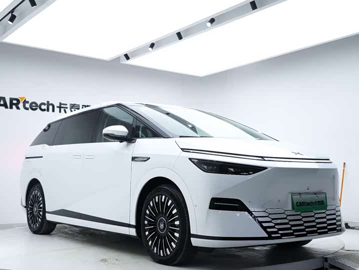 2025 XPeng X9