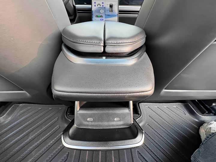 HiPhi Y 2023 2023款 560km 先锋版