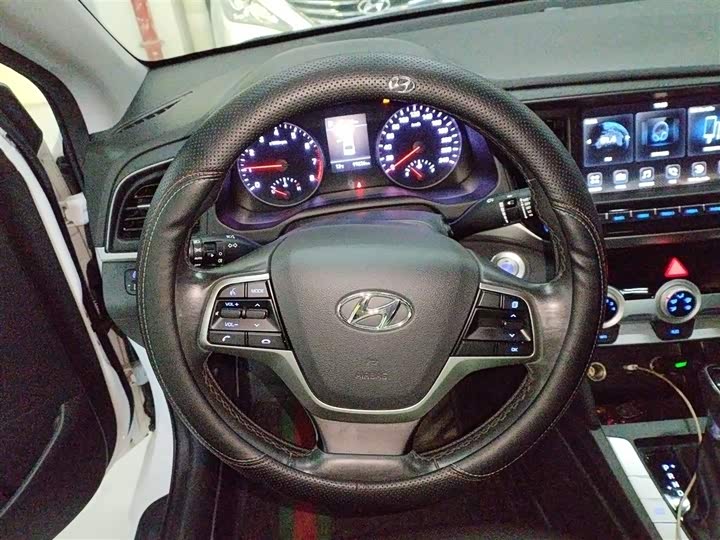 Hyundai Elantra 2020 2020款 1.5L CVT智炫·精英型