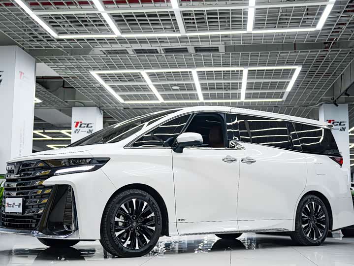 Toyota Vellfire 2024 2024款 皇冠 双擎 2.5L 至尊版