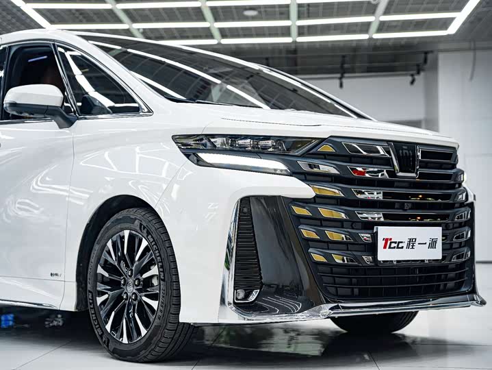 Toyota Vellfire 2024 2024款 皇冠 双擎 2.5L 至尊版