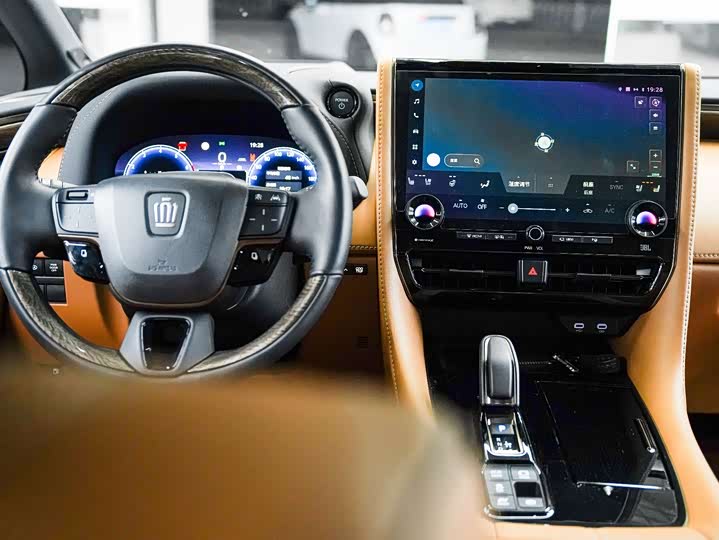 Toyota Vellfire 2024 2024款 皇冠 双擎 2.5L 至尊版